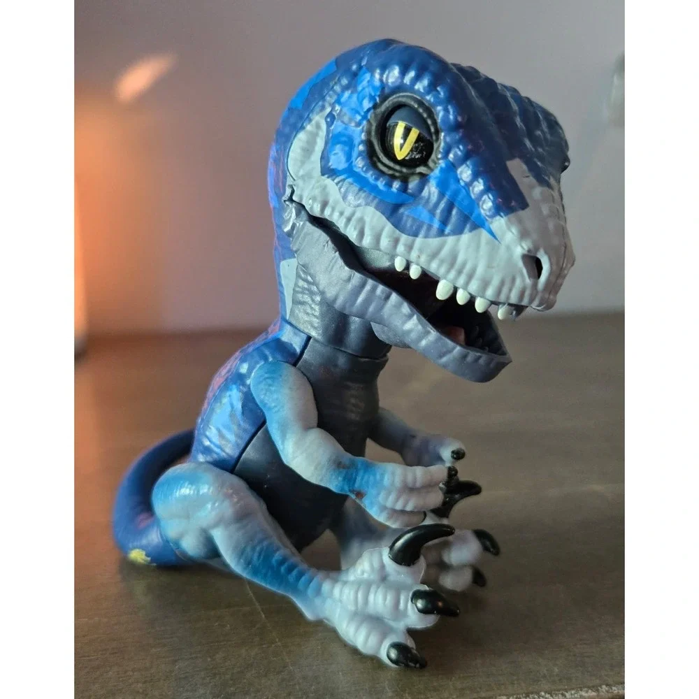 Jurassic World Baby‎ Blue Raptor Mattel Dinosaur Figure Toy Kids